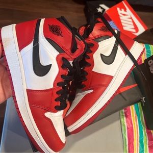 Air Jordan 1s chicago 2013 size 5Y GS - with original box
